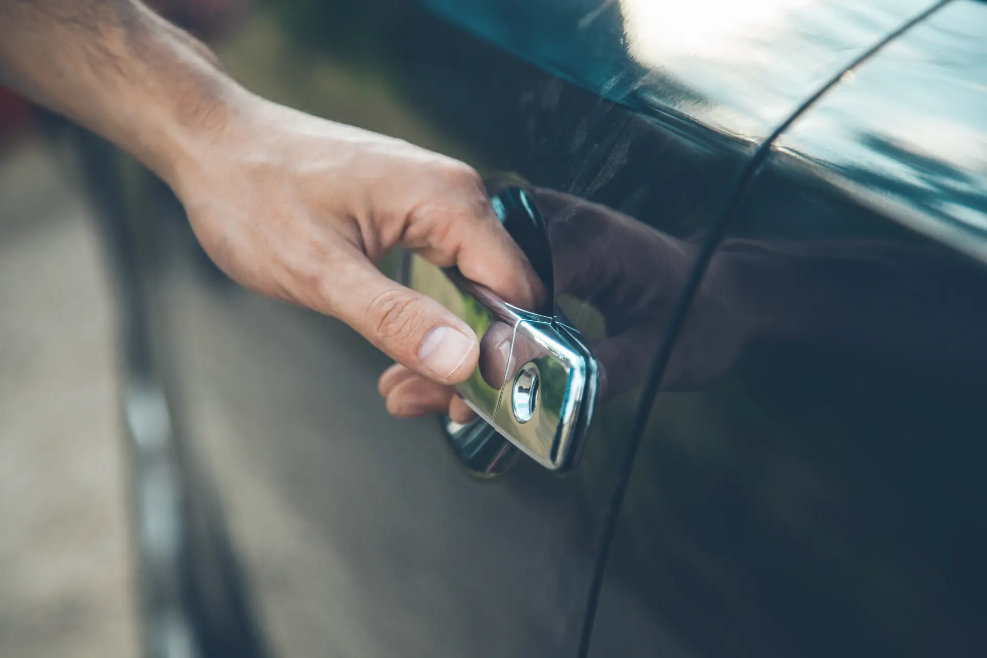 What to Do If You&rsquo;re Locked Out of Your Car